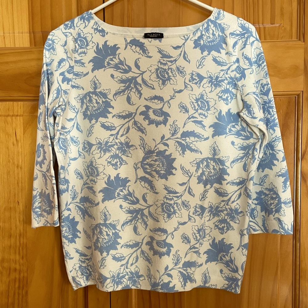 Baby blue floral print sweater.